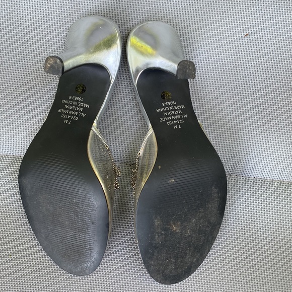 EUC Jacqueline Ferrar sz 7 clear/ silver 2.5” heels w/ rhinestone embellishment - Picture 5 of 8